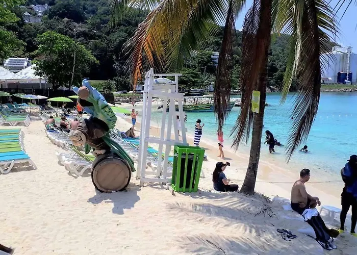 Spacious For Two * Ocho Rios